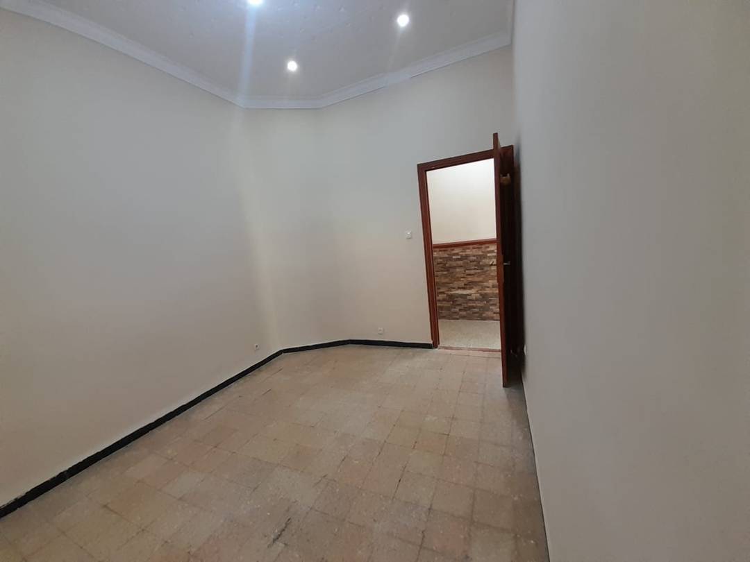 niveau de villa à louer à El Mouradia