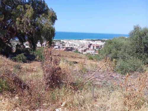 بيع قطع ارضية صالحة للبناء