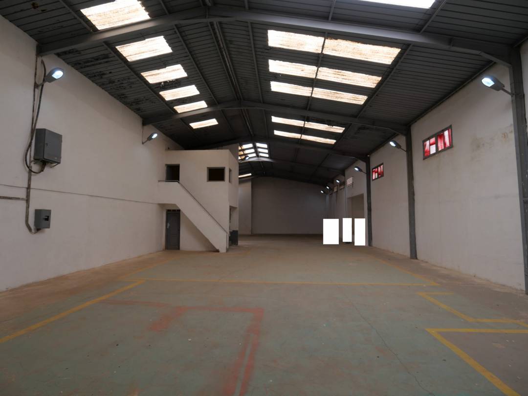 Carrefour de l’immobilier loue à Ain Benian un Hangar de : 480 M² couvert 