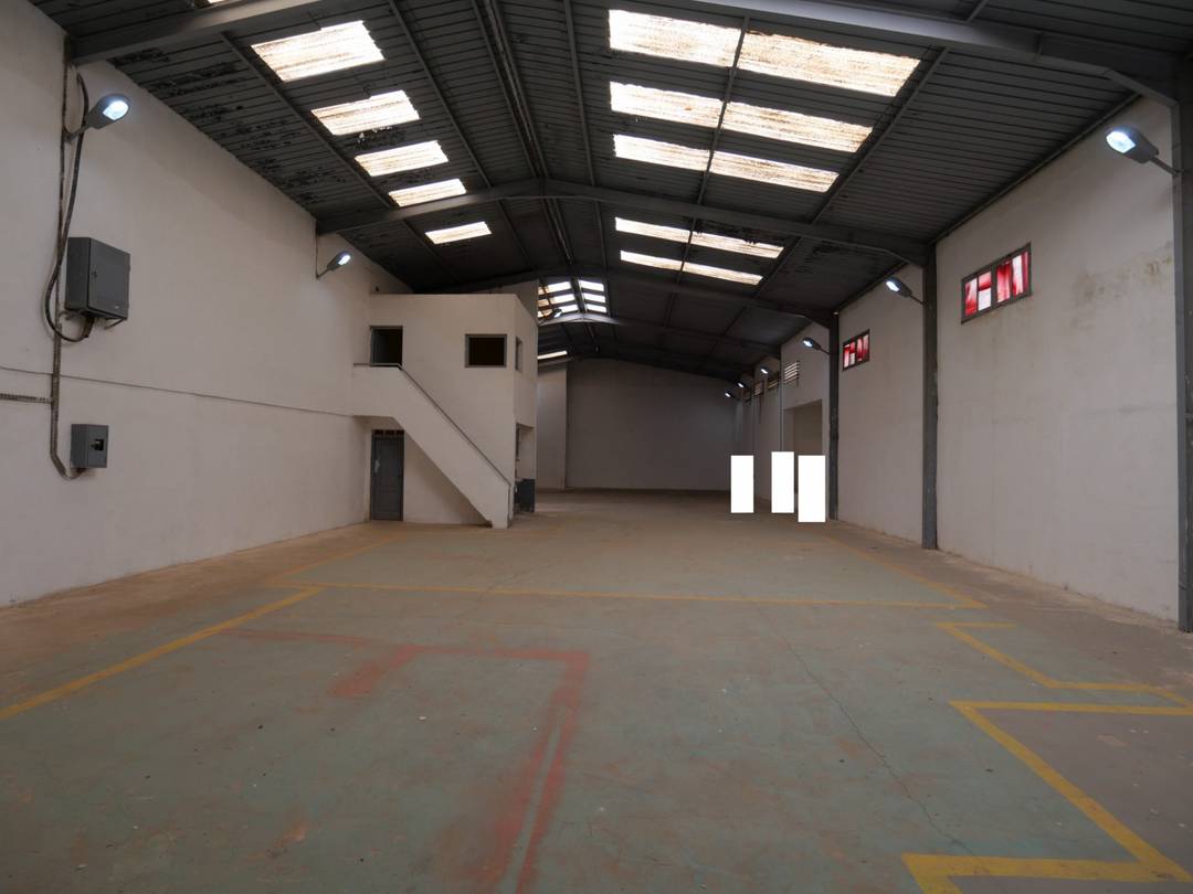 Carrefour de l’immobilier loue à Ain Benian un Hangar de : 480 M² couvert 