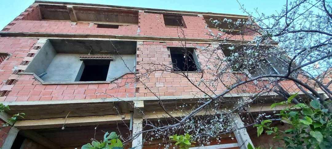 Vente maison en clos couvert Bejaia 06000