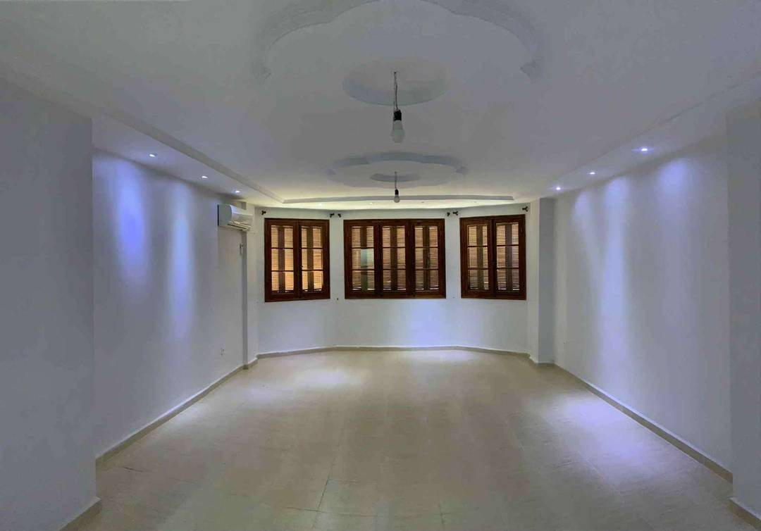 A vendre un jolie F4 de 130 m2 à la résidence ICOSIUM plateau Ouled Fayet 