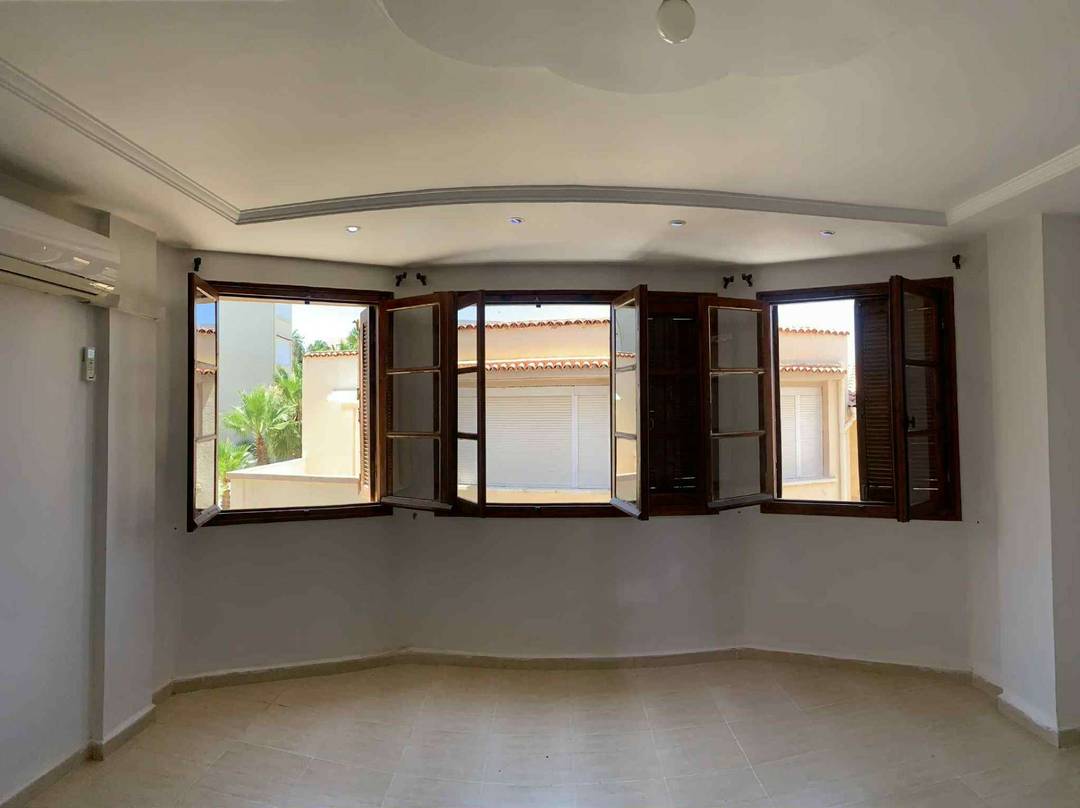 A vendre un jolie F4 de 130 m2 à la résidence ICOSIUM plateau Ouled Fayet 
