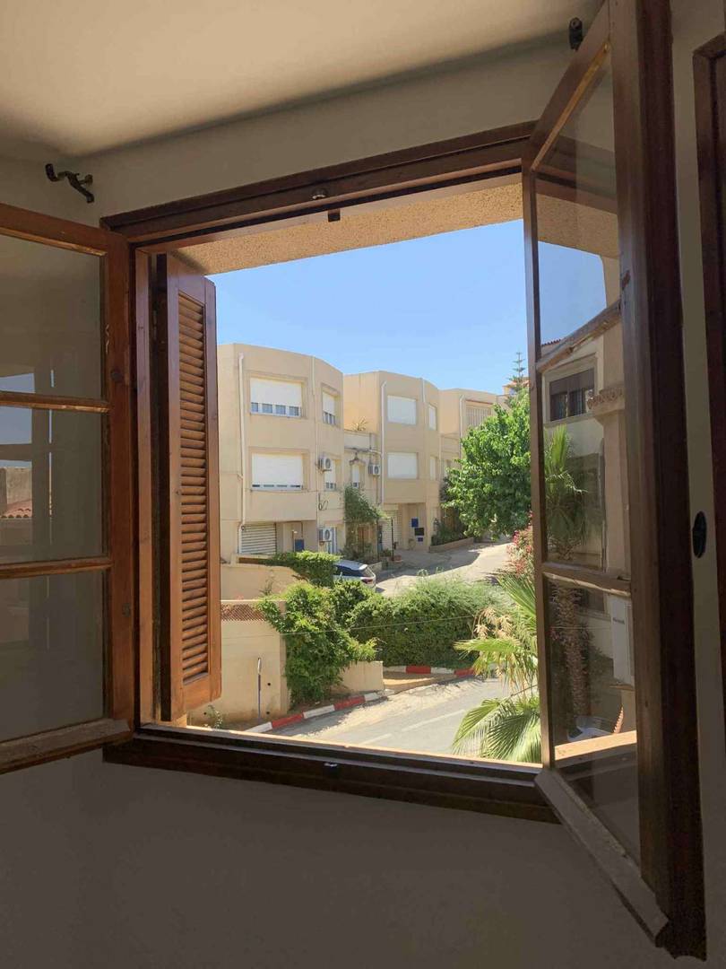 A vendre un jolie F4 de 130 m2 à la résidence ICOSIUM plateau Ouled Fayet 