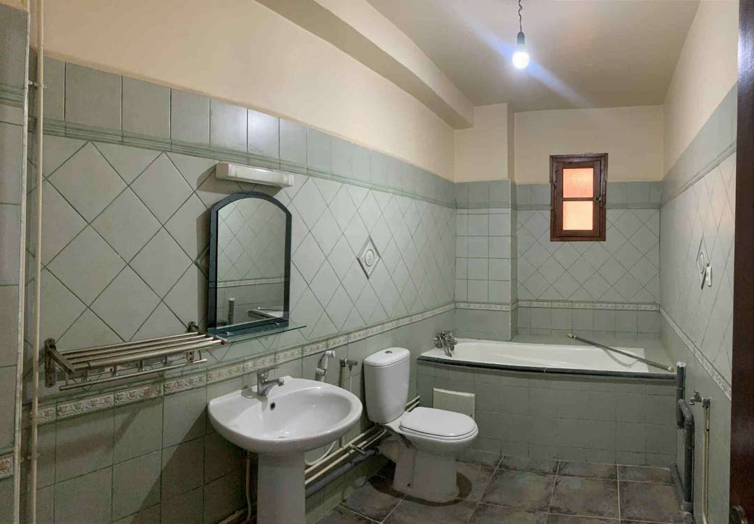 A vendre un jolie F4 de 130 m2 à la résidence ICOSIUM plateau Ouled Fayet 