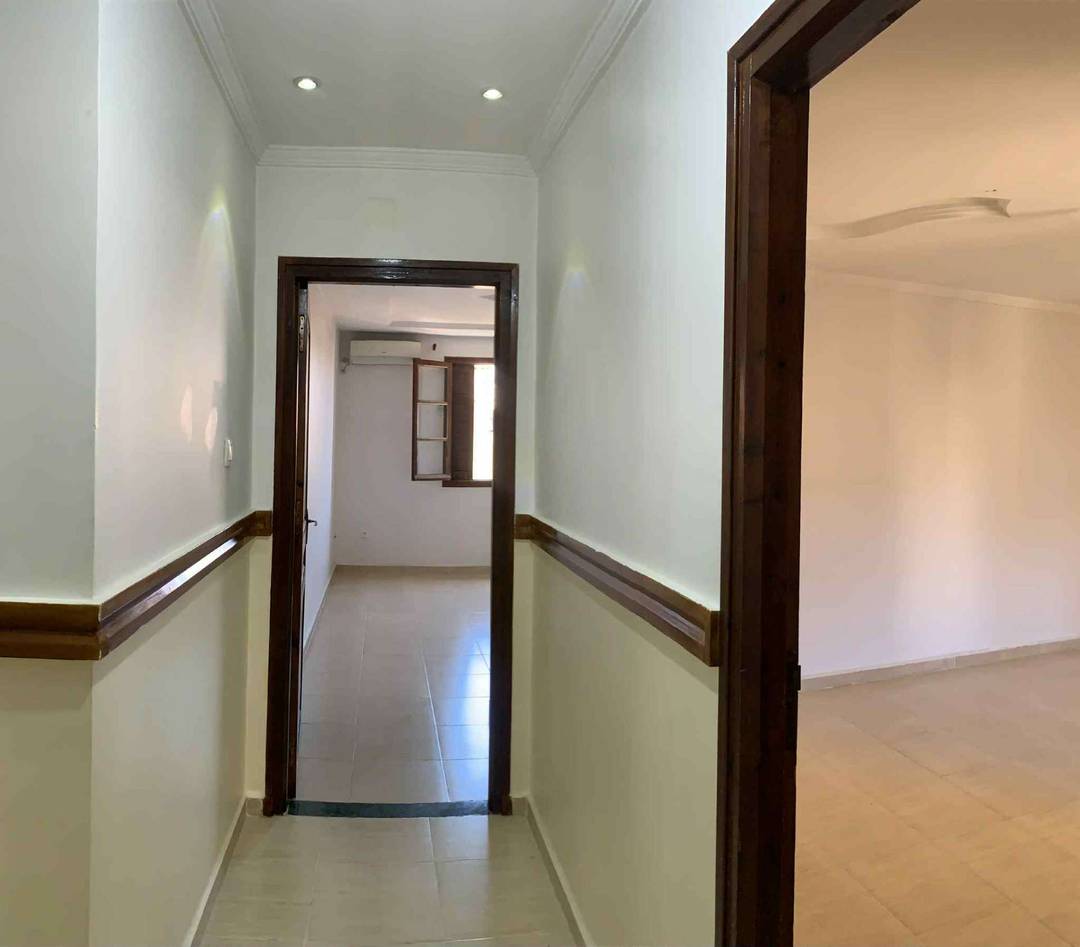 A vendre un jolie F4 de 130 m2 à la résidence ICOSIUM plateau Ouled Fayet 