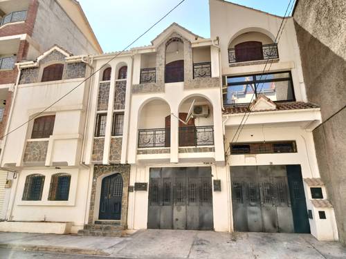 Villa 9 Pièces Bouira Centre Ville 