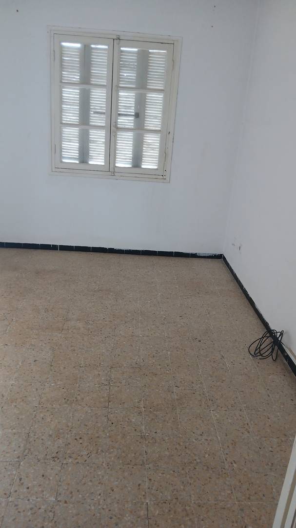 Vends F4 102 m2 bouchaoui centre