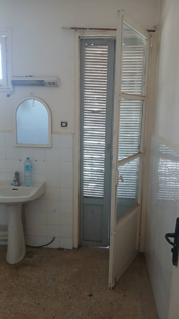 Vends F4 102 m2 bouchaoui centre