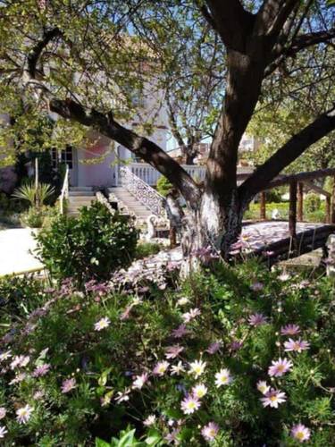 Villa avec piscine et grand jardin à Ouled Rahmoune