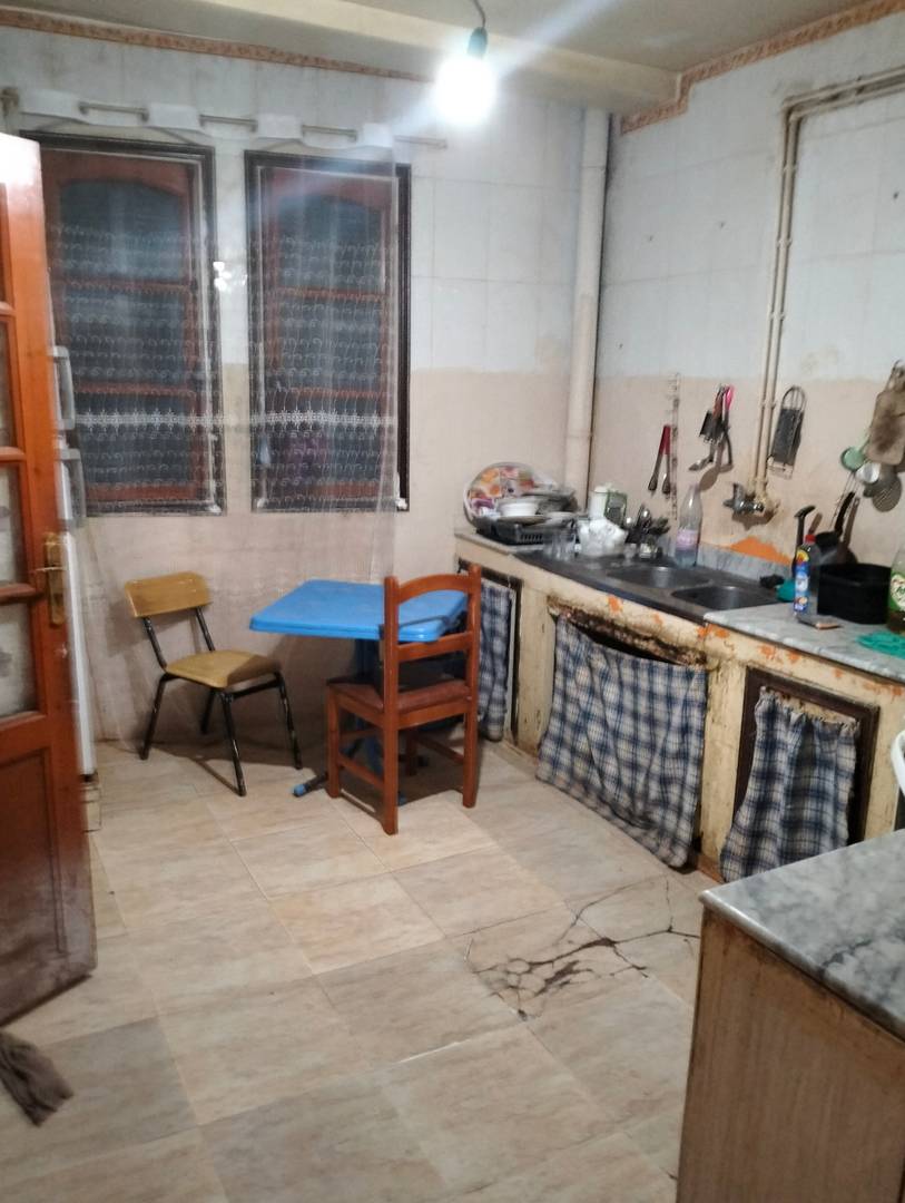 Appartement F4 (110m²) à Batna - 2 Façades - Résidence Sécurisée(EPLF)