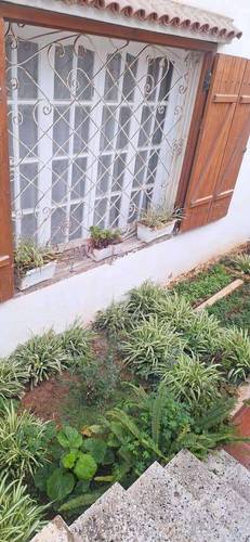 IMOVA Immobilier met en vente une superbe Villa - 300m² - 6.7 Milliards (Négociable) - Villa en angle (2 Façades)