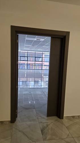 Des bureaux modernes spacieux open space avec ascenseur et parking sous-sol