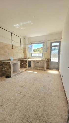 Appartement a vendre F4 centre-ville de Jijel 