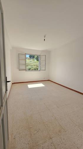 Appartement a vendre F4 centre-ville de Jijel 