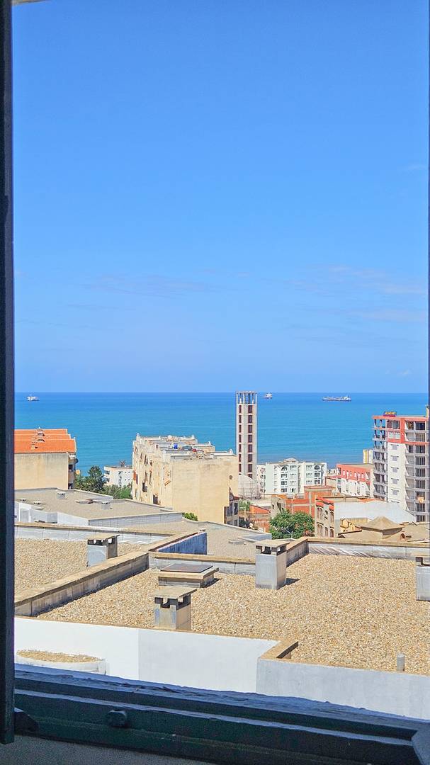 Appartement a vendre F4 centre-ville de Jijel