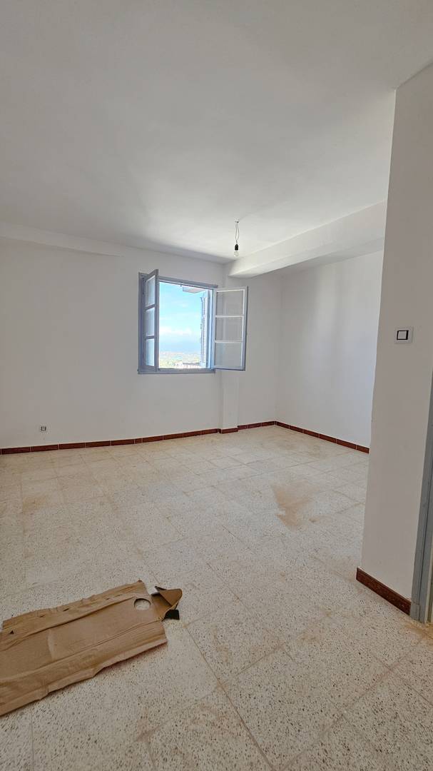 Appartement a vendre F4 centre-ville de Jijel