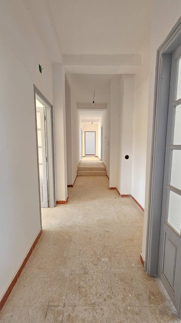 Appartement a vendre F4 centre-ville de Jijel