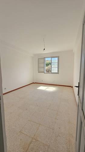 Appartement a vendre F4 centre-ville de Jijel 