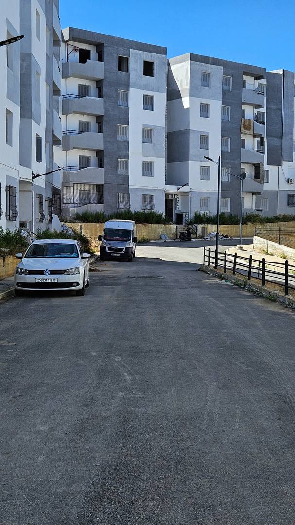 Appartement a vendre F4 centre-ville de Jijel