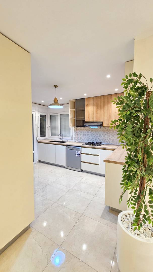 Appartement F7 luxe au centre ville de jijel