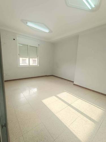 LOCATION ÉTAGE COMMERCIAL 