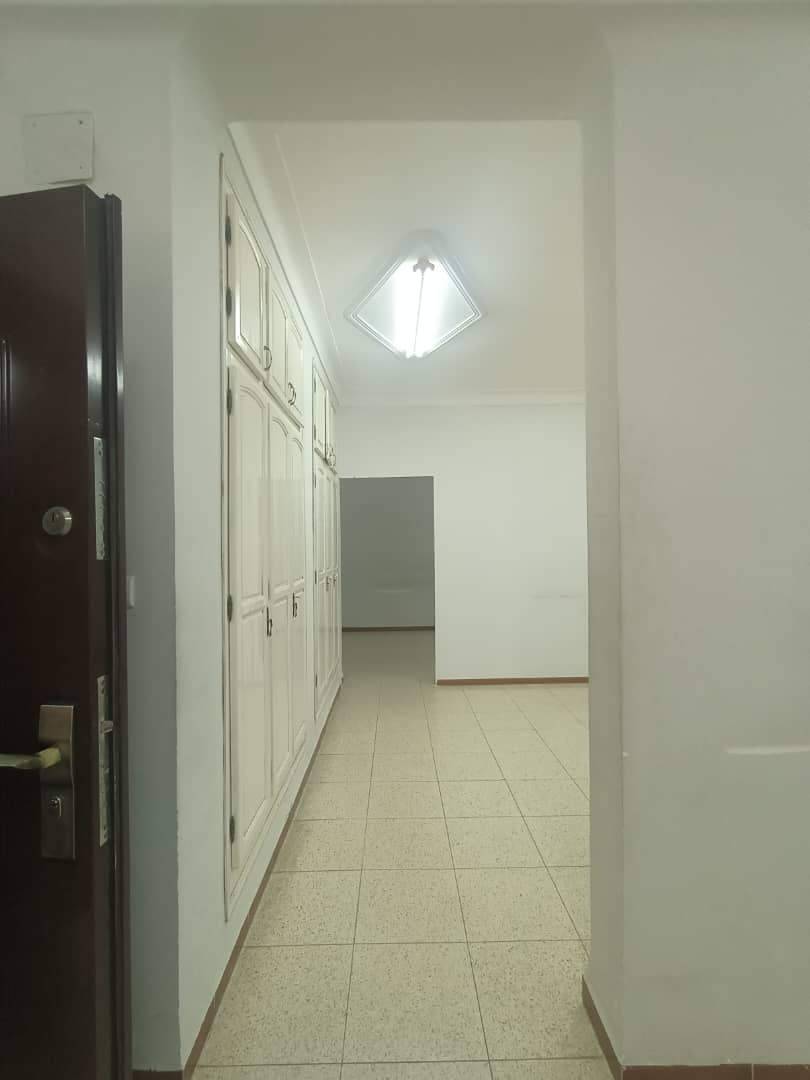 LOCATION ÉTAGE COMMERCIAL