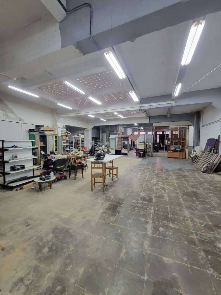 Local 300m² a vendre
