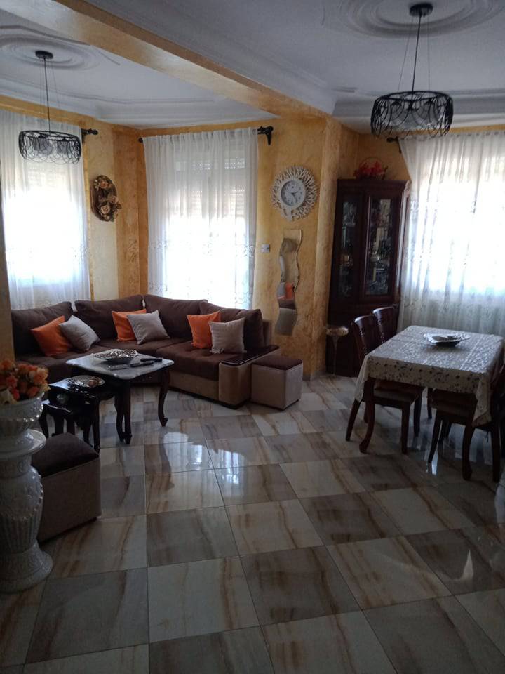 Très belle Maison en R+2 meublée à vendre à Taourirth, Béjaia