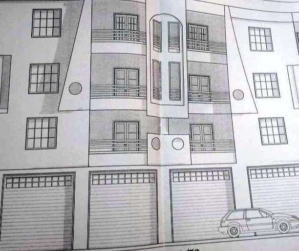 l'agence immobilière HAMDAOUI , met en vente une carcasse de 2 étages avec des garages à Ibourassen, Béjaia 