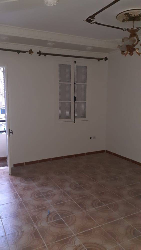 L'agence immobilière HAMDAOUI, met en Location un F4 au 2ème étage pour une longue durée à Somacob, Béjaia.