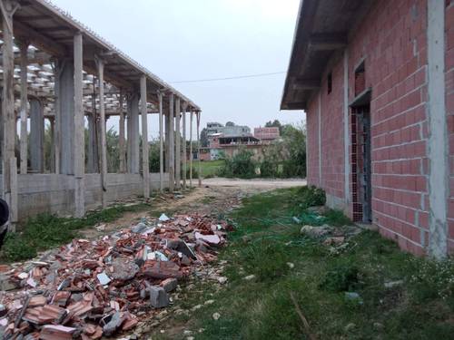 قطع ارضية صالحة للبناء