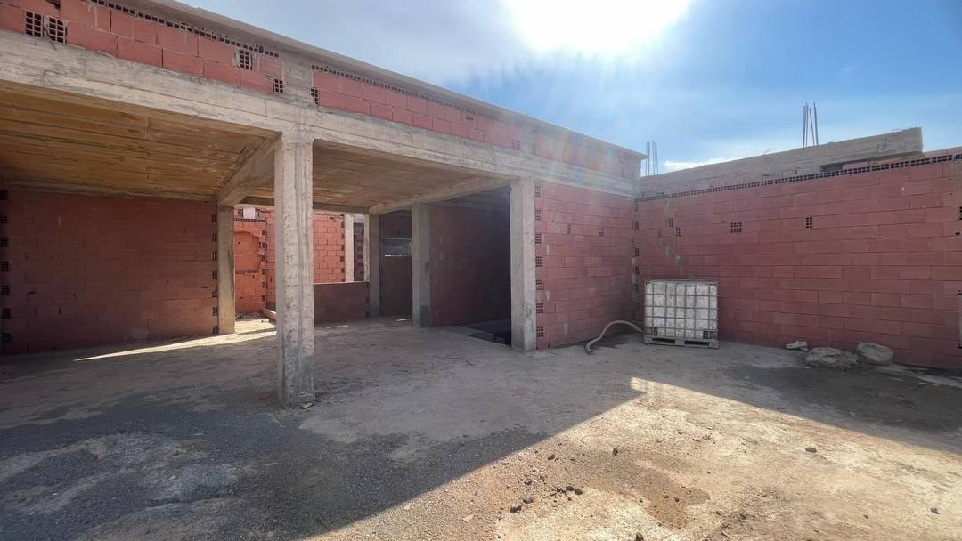 À vendre : Belle carcasse à Kharouba, Hai Salem, Mostaganem - Vue dégagée sur mer