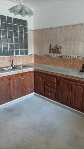 LOCATION DEUX NIVEAU DE VILLA COMMERCIAL