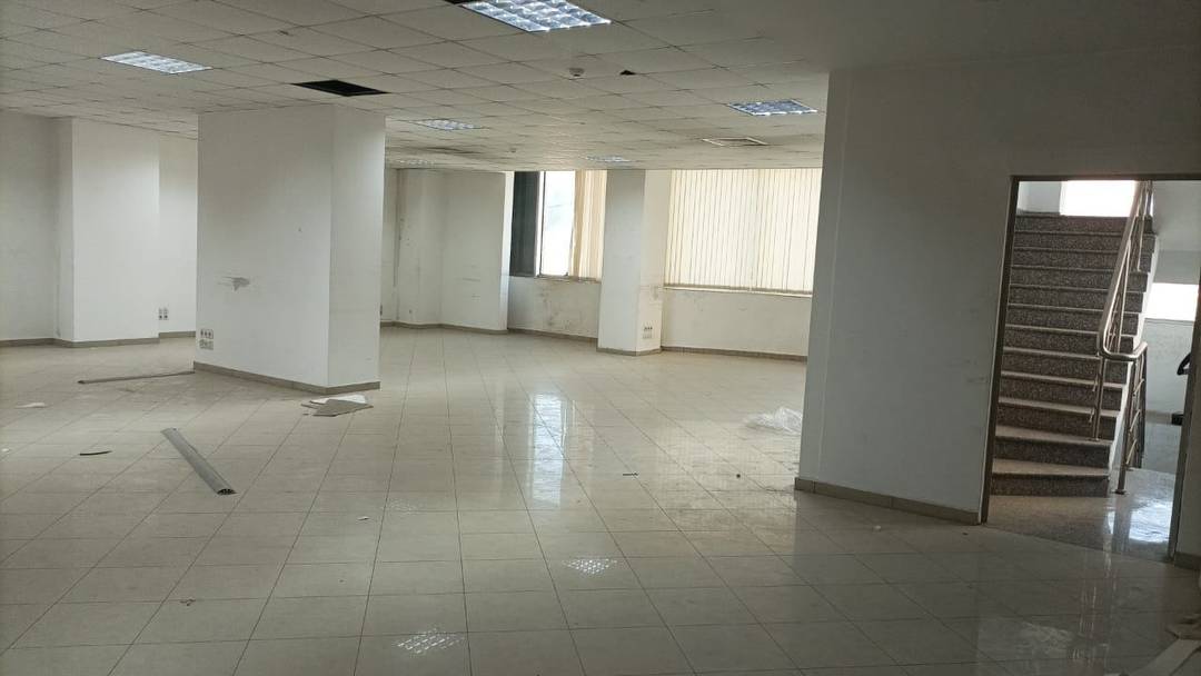 LOCATION VILLA R+4 COMMERCIAL