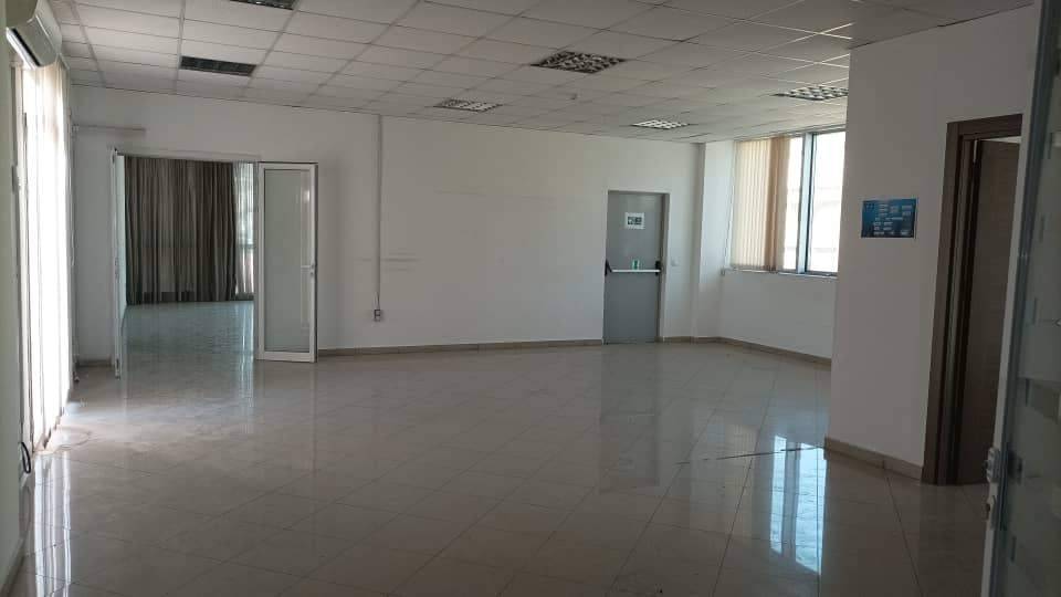 LOCATION VILLA R+4 COMMERCIAL