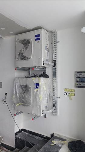 LOCATION LOCAL COMMERCIAL 4 RIDEAUX AVEC ENTRE-SOL