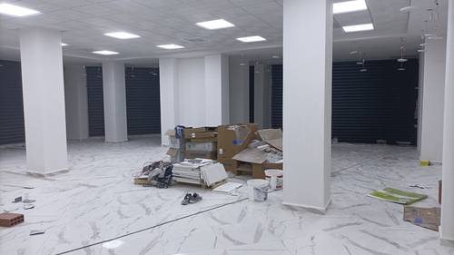 LOCATION LOCAL COMMERCIAL 4 RIDEAUX AVEC ENTRE-SOL