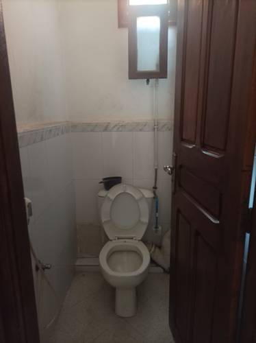 LOCATION NIVEAU DE VILLA COMMERCIAL