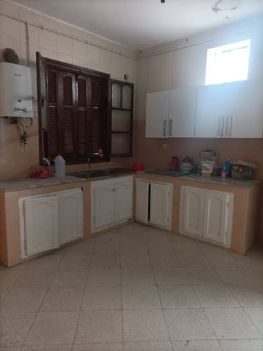 LOCATION NIVEAU DE VILLA COMMERCIAL