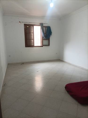 LOCATION NIVEAU DE VILLA COMMERCIAL