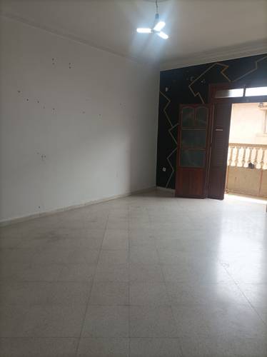 LOCATION NIVEAU DE VILLA COMMERCIAL