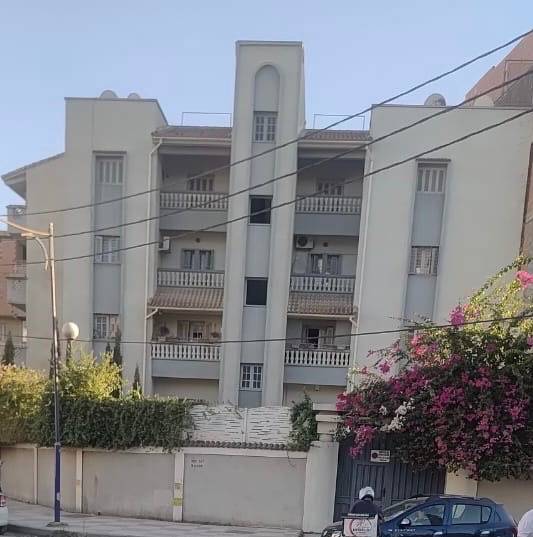 Villa R-1+3 à vendre 