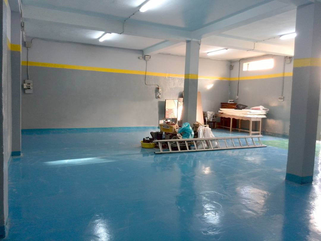 Bureaux . Local commercial . Hangar. Parc