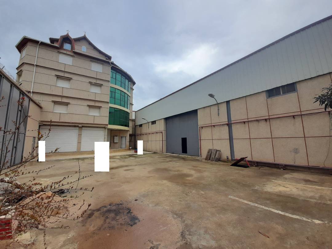 Dar Edounia loue à Hammadi un hangar industriel de 1700 M² couvert 