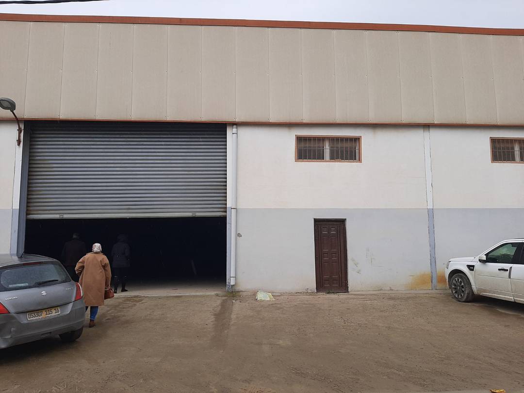 Dar edounia loue à hammadi un hangar industriel de 1300 m² couvert