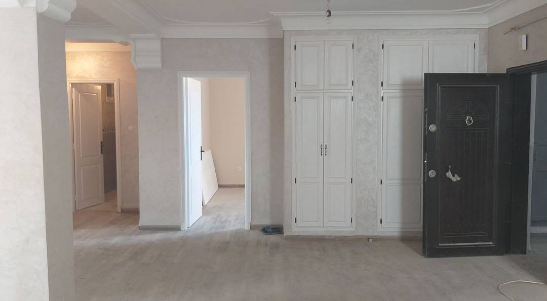 La vente d'un appartement à Bejaia, laazib oumamar les 1000 logts pour un prix 1 milliard 400
