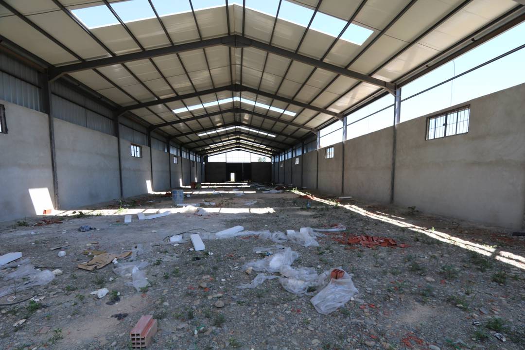 Agence loue à Ben Hamdane (Ouled Alleug) un Hangar de : 1100 M² couvert