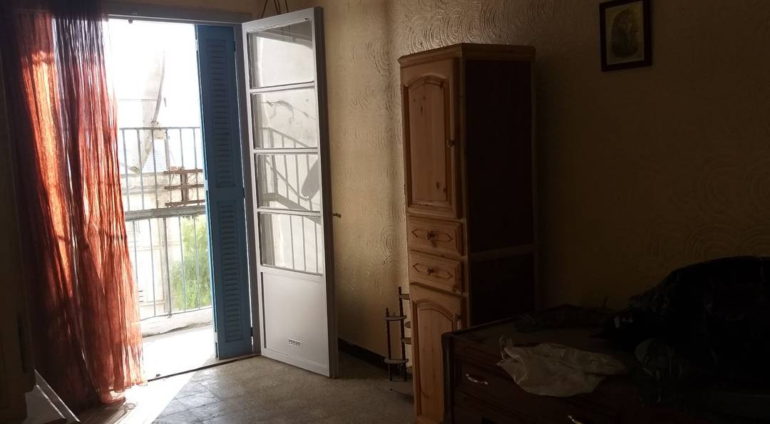 Appartement à vendre ; Endroit: BVD Amirouche , Béjaia