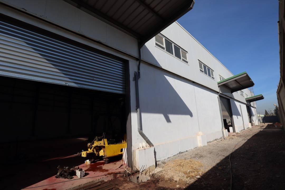 Dar Edounia loue à Ouled Alleug (Blida) un Hangar de : 1800 M² tout neuf (en panneaux sandwichs) 